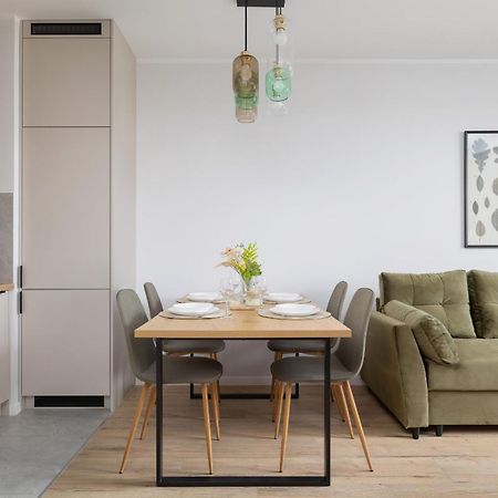 Stylowy Apartament Z Dwiema Sypialniami Balkonem I Parkingiem By Noclegi Renters Katowice Exterior foto